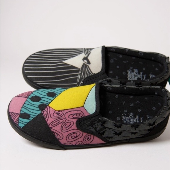 NWOT Disney Night Mare before Christmas Colorful Mens size 10 - Picture 1 of 3